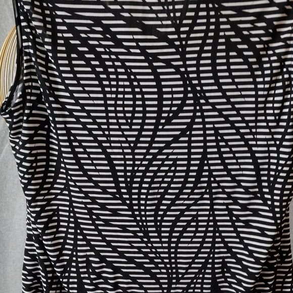 Evan Picone Black & White Abstract Drape Neck Top – Size Large - Picture 7 of 8